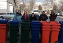 Розділяй та заробляй: маріупольці сортують сміття та отримані кошти вкладають в благоустрій