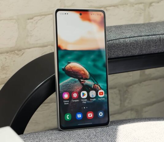 Типи дисплеїв у смартфонах та їх принципова різниця