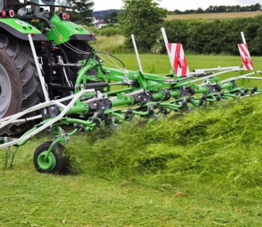 Карусельні ворошилки — для чого потрібні у фермерському господарстві