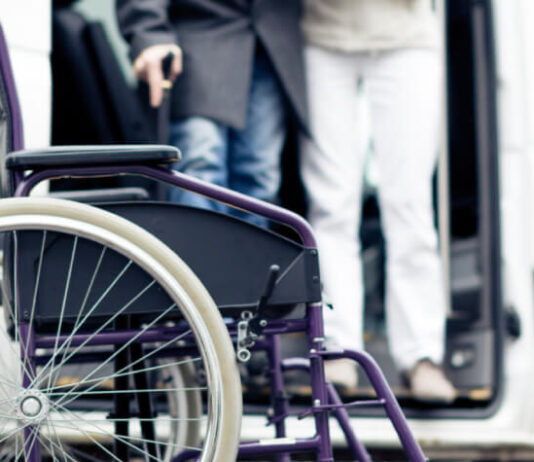 Перевезення лежачих хворих: як організувати надійно і швидко